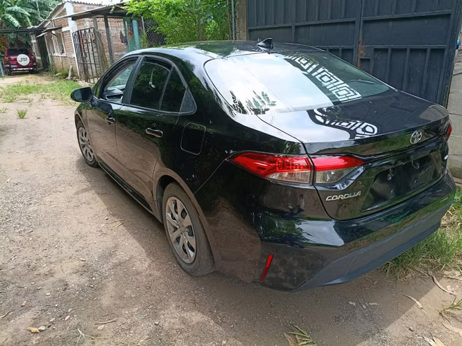 Ve do Toyota Corolla LE 2022