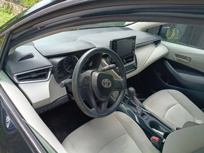 Ve do Toyota Corolla LE 2022