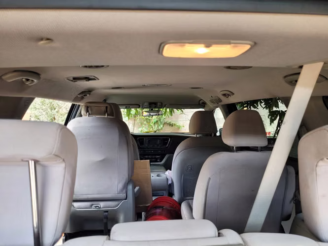 VENDO KIA SEDONA LX 2016