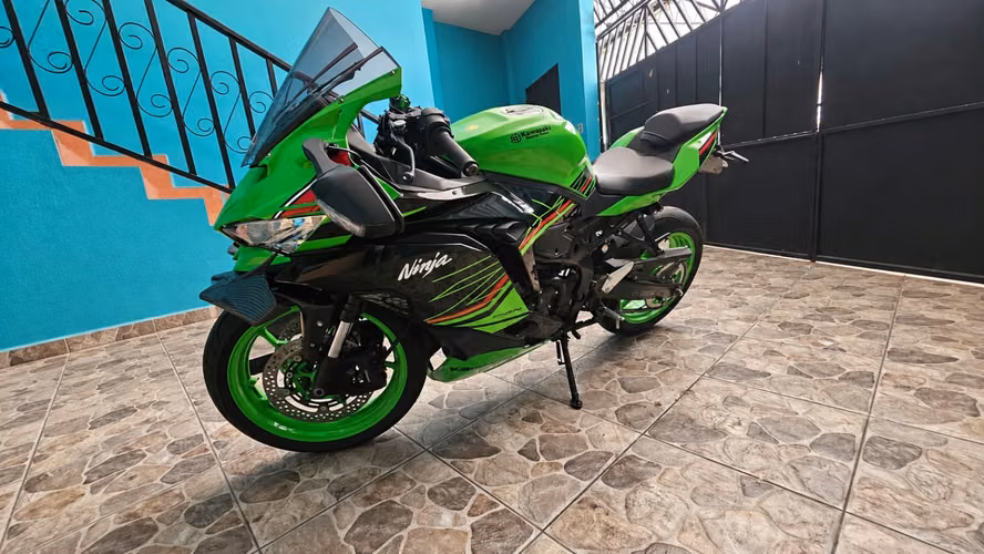Kawasaki ZX 400 NINJA