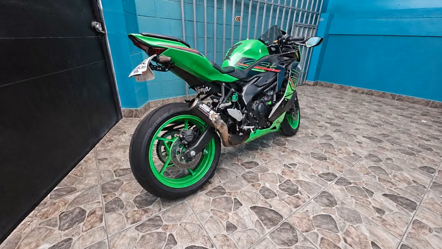 Kawasaki ZX 400 NINJA