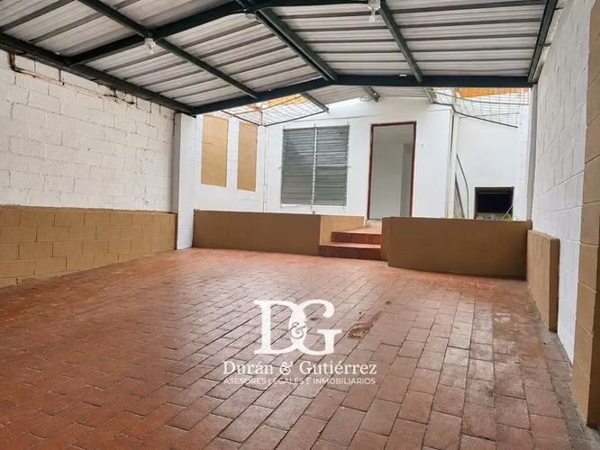 ALQUILO CASA EN LA SAN LUIS (NO PRIVADO) - Imagen 2