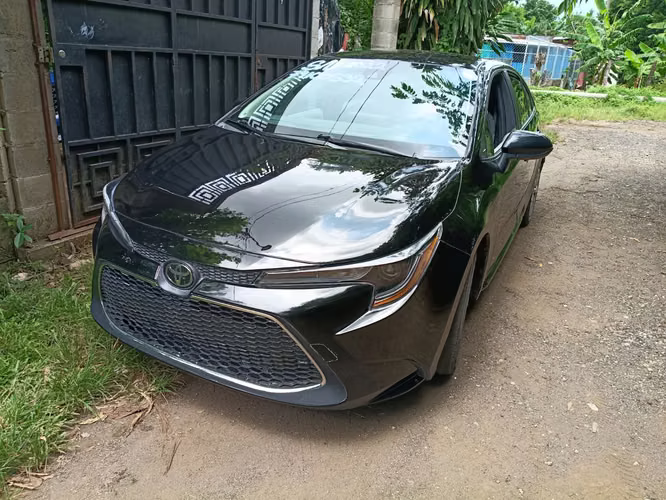Vendo Toyota Corolla LE 2022