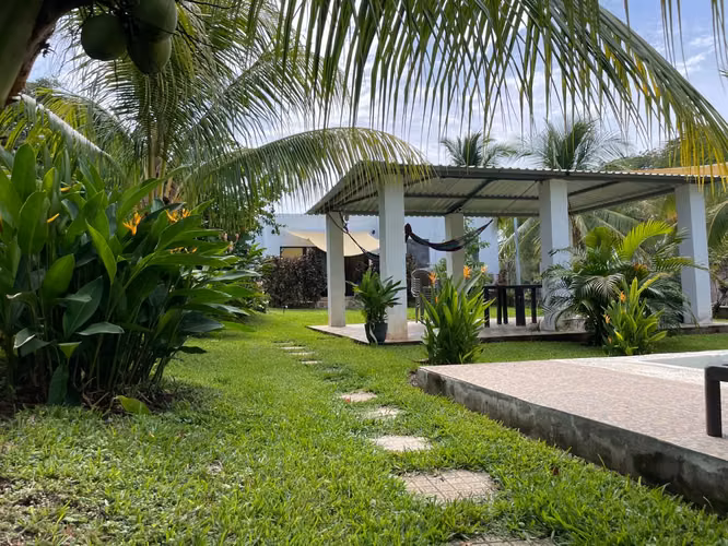 Vendo casa de playa en Salinitas