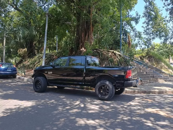 Doble cabina PICKUP DODGE RAM 1500, 2019 4x4,Motor HEMI 5.7 V8 ECO - Imagen 2