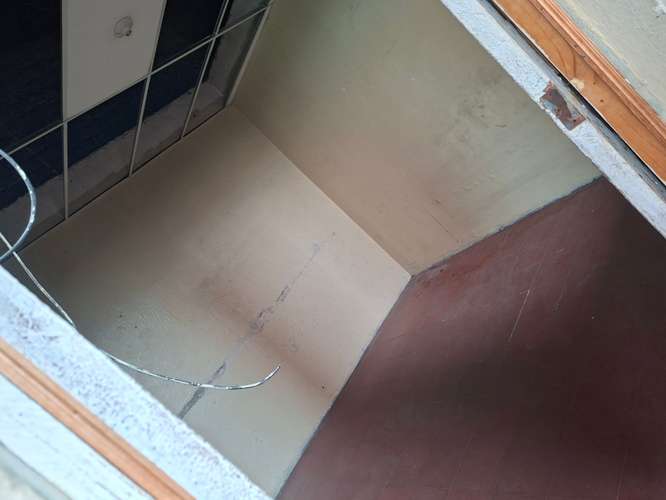  Vendo Inmueble a reparar, zona de mucha plusvalia, Boulevard Venezuela  - Imagen 3
