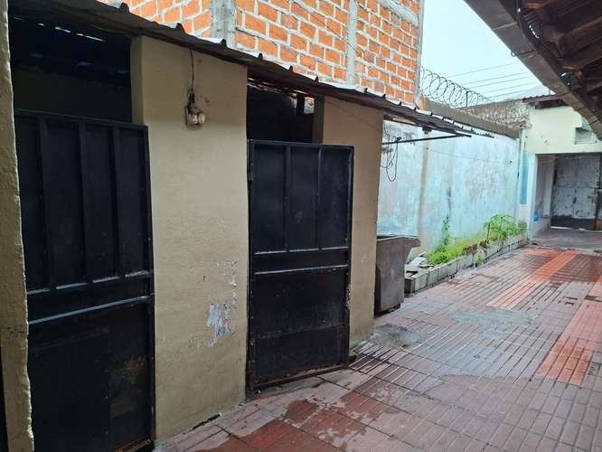  Vendo Inmueble a reparar, zona de mucha plusvalia, Boulevard Venezuela  - Imagen 6