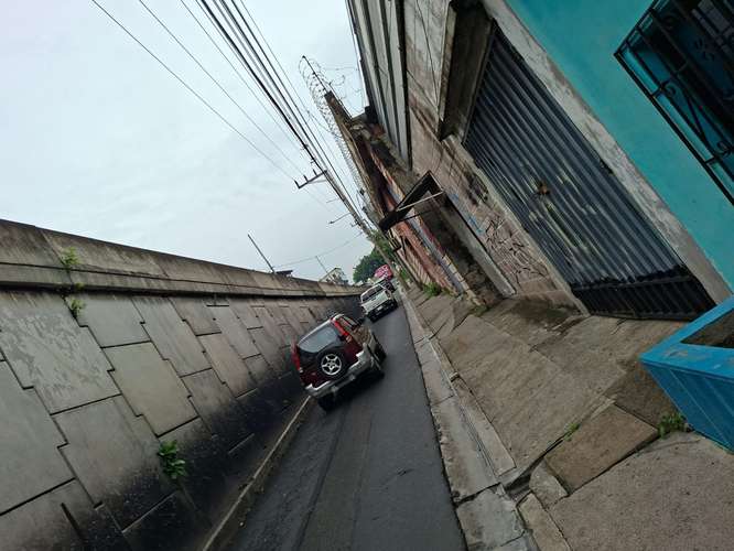  Vendo Inmueble a reparar, zona de mucha plusvalia, Boulevard Venezuela  - Imagen 5