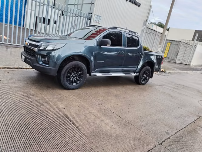Vendo Chevrolet colorado comprado en agencia 