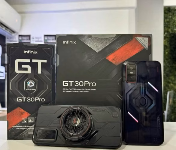 Infinix GT 30 pro  512GB y 12GB de RAM