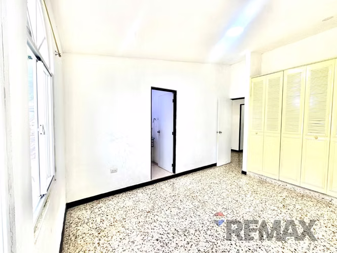 RESIDENCIAL PINARES DE SUIZA, SANTA TECLA | CASA EN VENTA 