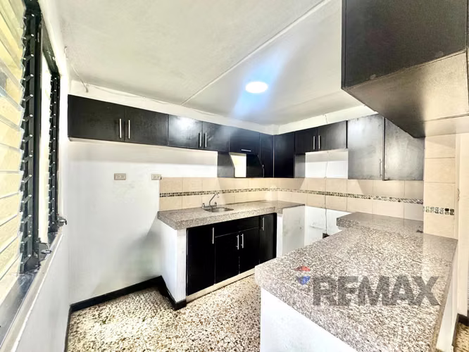 RESIDENCIAL PINARES DE SUIZA, SANTA TECLA | CASA EN VENTA 