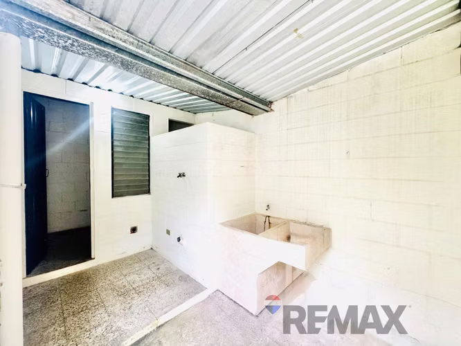 RESIDENCIAL PINARES DE SUIZA, SANTA TECLA | CASA EN VENTA 