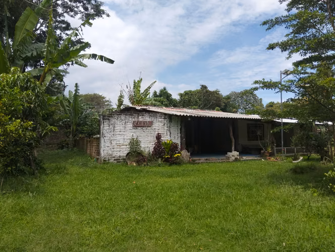 Casa en venta en Los Naranjos, Sonsonate.