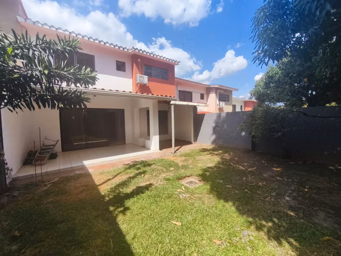 MIRAMAR VENTA CASA $259,000 PRIVADO