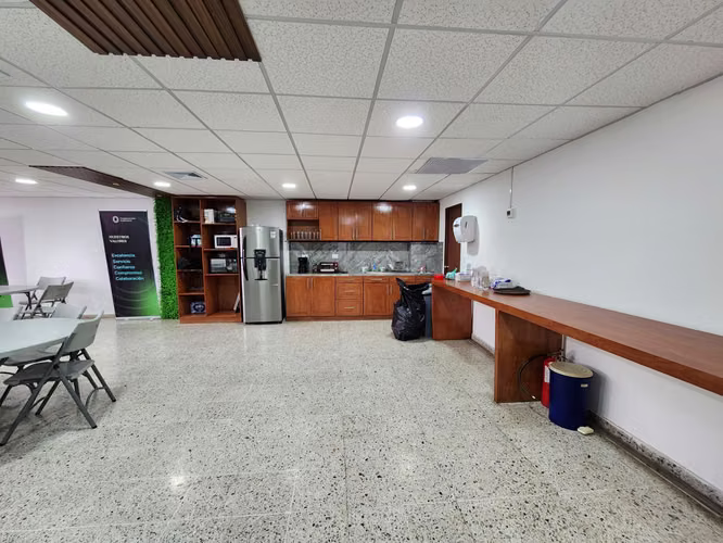 Se Alquila Oficinas Todo Incluido en Colonia Escalón  - Imagen 8