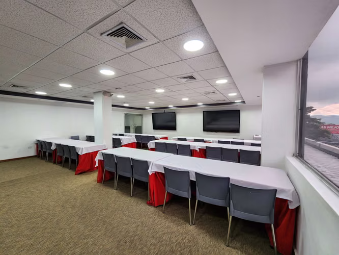 Se Alquila Oficinas Todo Incluido en Colonia Escalón  - Imagen 5