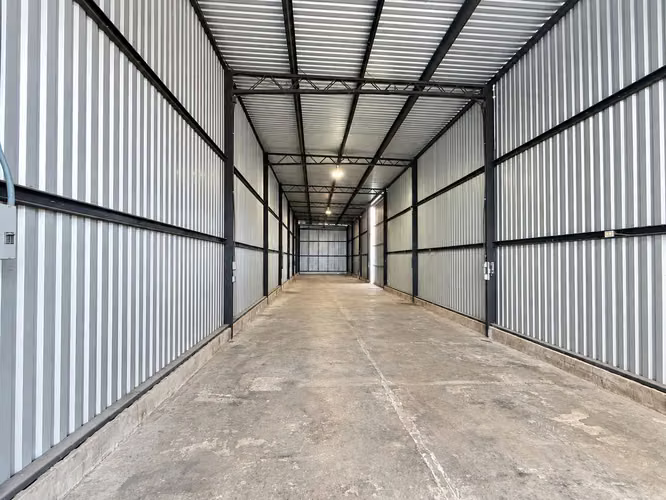 Lourdes, bodega en alquiler, 200 m2. - Imagen 2