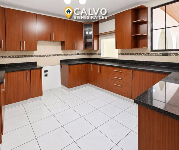 Casa en venta en Cumbres de la Esmeralda | Antiguo Cuscatlán  - Imagen 2