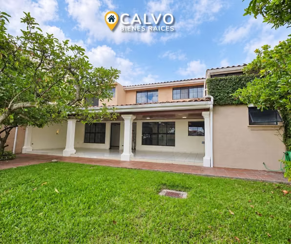 Casa en venta en Cumbres de la Esmeralda | Antiguo Cuscatlán 