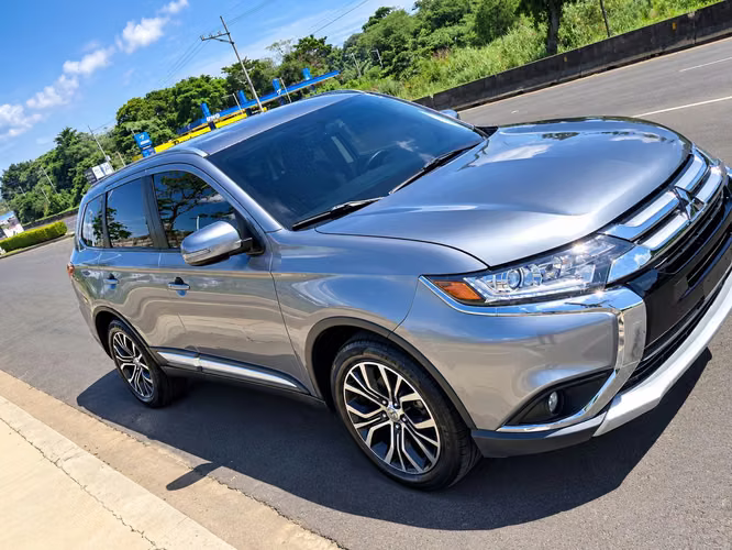 Mitsubishi Outlander  - Imagen 1