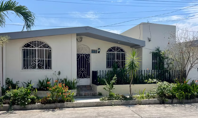 CASA EN VENTA — COMUNIDAD CERRADA · CIUDAD VERSAILLES -SAN JUAN OPICO - Imagen 3