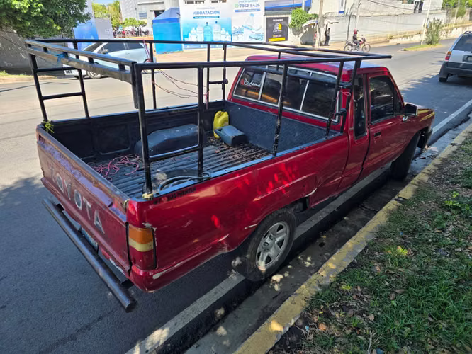 Toyota hilux 86 diesel 