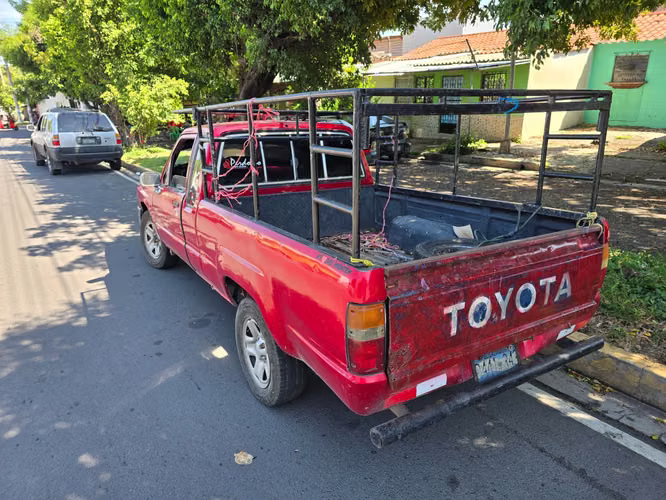 Toyota hilux 86 diesel 