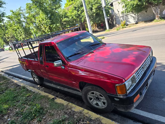 Toyota hilux 86 diesel 