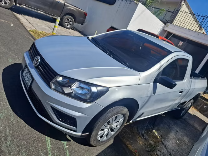 SE VENDE VEHICULO VOLKSWAGEN SAVEIRO AÑO 2023