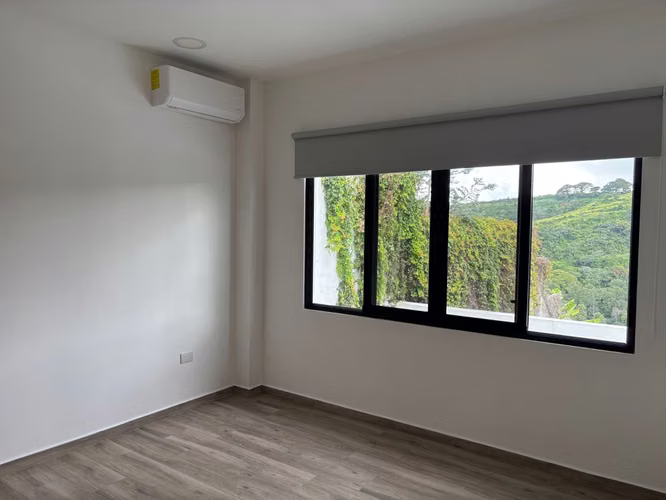 ALQUILER CASA MODERNA EN RESIDENCIAL LOS SUEOS  SIN MUEBLES - Imagen 20
