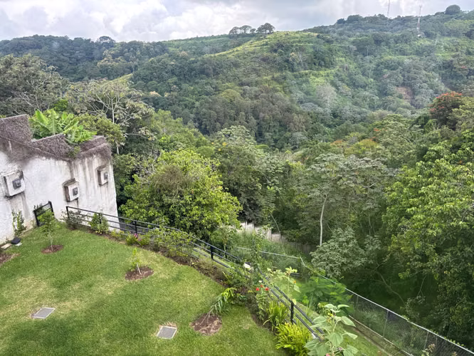 ALQUILER CASA MODERNA EN RESIDENCIAL LOS SUEOS  SIN MUEBLES - Imagen 7