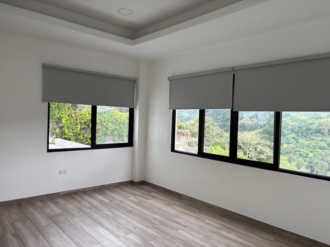 ALQUILER CASA MODERNA EN RESIDENCIAL LOS SUEOS  SIN MUEBLES