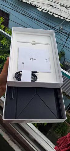 Cambio o vendo tablet Samsung S10 lite nueva en buen estado sin fallas ni detalles funcionando al 100 con todos sus acce