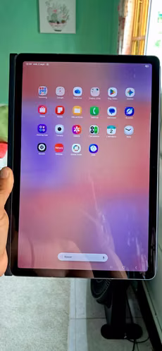 Cambio o vendo tablet Samsung S10 lite nueva en buen estado sin fallas ni detalles funcionando al 100 con todos sus acce