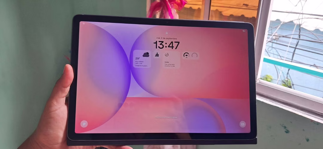 Cambio o vendo tablet Samsung S10 lite nueva en buen estado sin fallas ni detalles funcionando al 100 con todos sus acce
