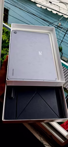 Cambio o vendo tablet Samsung S10 lite nueva en buen estado sin fallas ni detalles funcionando al 100 con todos sus acce
