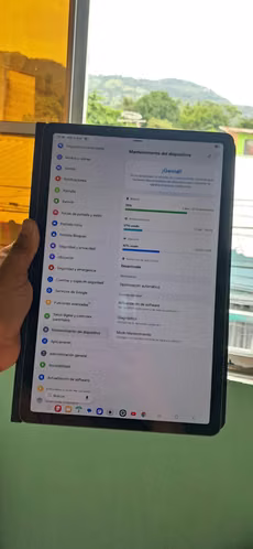 Cambio o vendo tablet Samsung S10 lite nueva en buen estado sin fallas ni detalles funcionando al 100 con todos sus acce