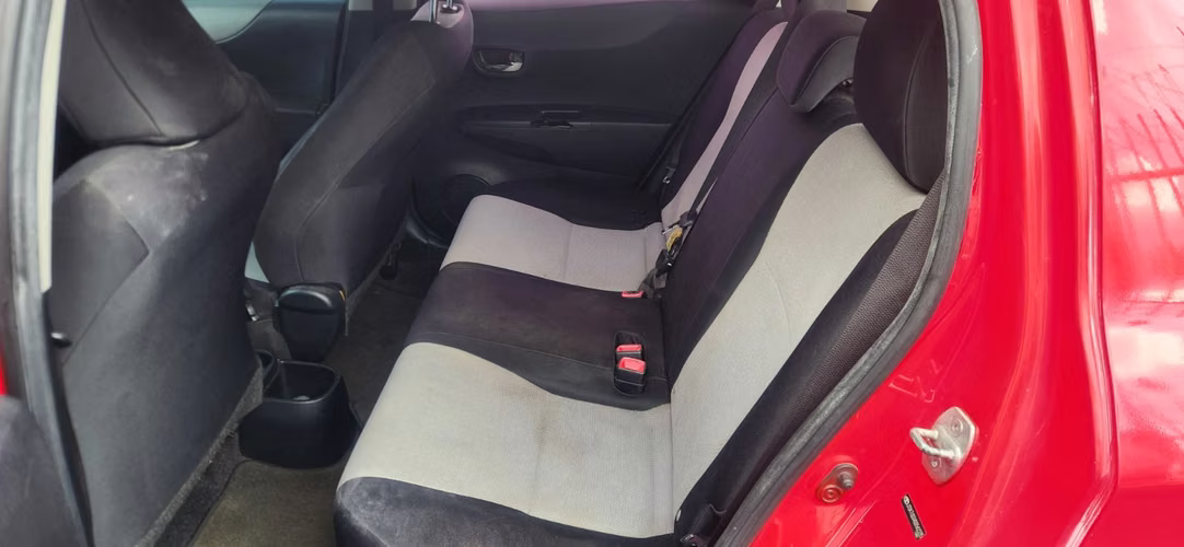 Toyota yaris 2013 automatico atf motor 1.5 ecodrive CD AUX aire polarizado acepto auto a cuenta 