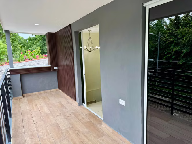 Casa en Venta, REMODELADA, zona UCA Condominio  - Imagen 16