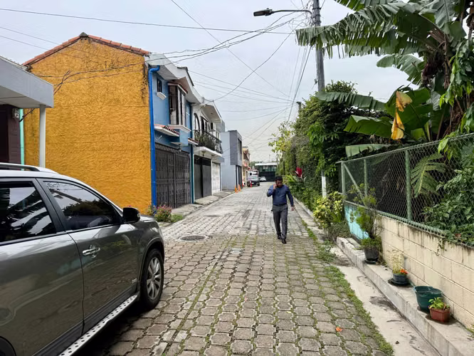 Casa en Venta, REMODELADA, zona UCA Condominio  - Imagen 19