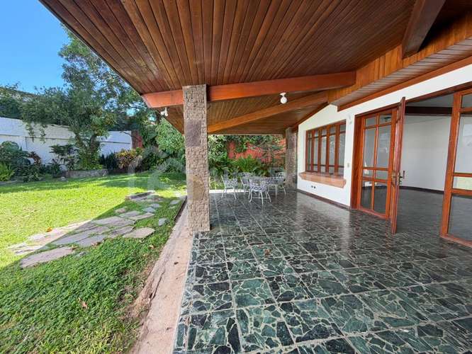 Alquiler de Casa con Vocación Comercial o Habitacional en Colonia Escalón