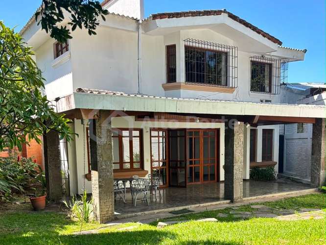 Alquiler de Casa con Vocación Comercial o Habitacional en Colonia Escalón