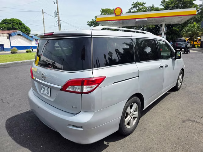 Ganga vendo nissan quest 2017 automatica 7 a 8 pasajeros a toda prueba acepto carro 