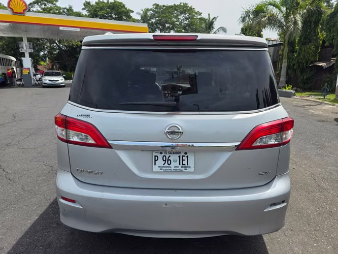 Ganga vendo nissan quest 2017 automatica 7 a 8 pasajeros a toda prueba acepto carro 