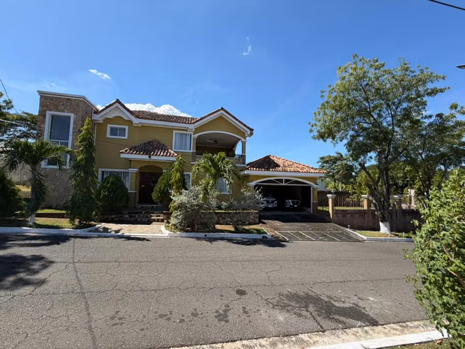 Home is sold in Riverside Gardens