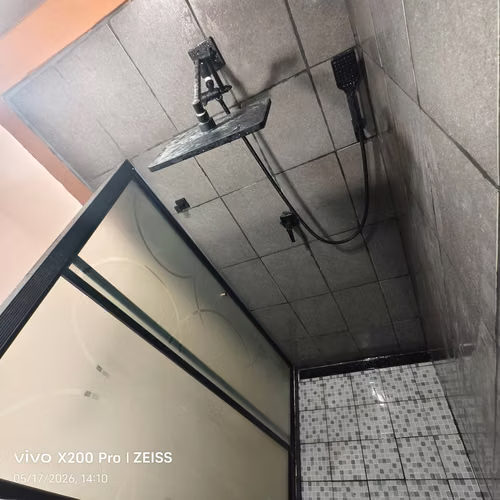 APARTAMENTO REMODELADO Alquiler 1 cuarto 1 baño sala comedor cocina y lavanderia - Imagen 18