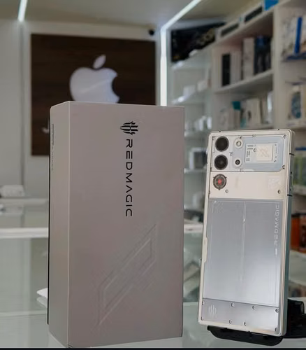 Redmagic 10 pro 512gb y 12gb.  