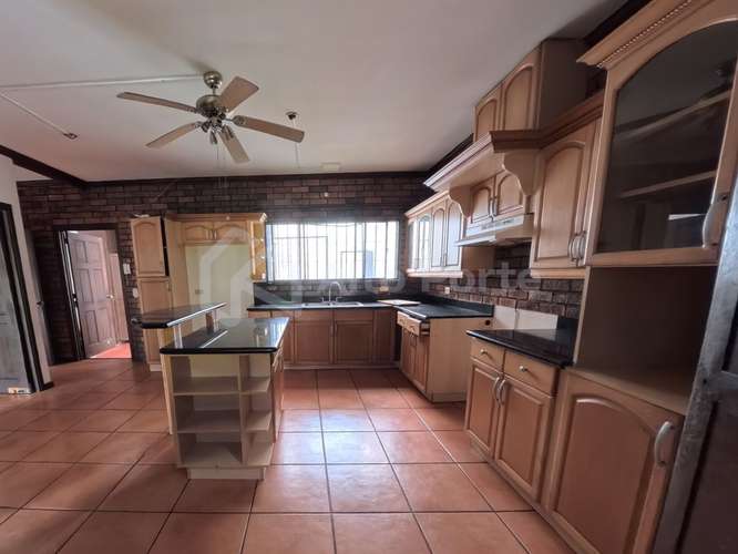 Alquiler de Casa en Cumbres de Cuscatlán