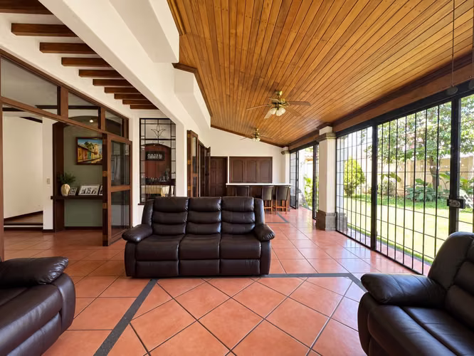Rental House in Cumbres de Cuscatlán